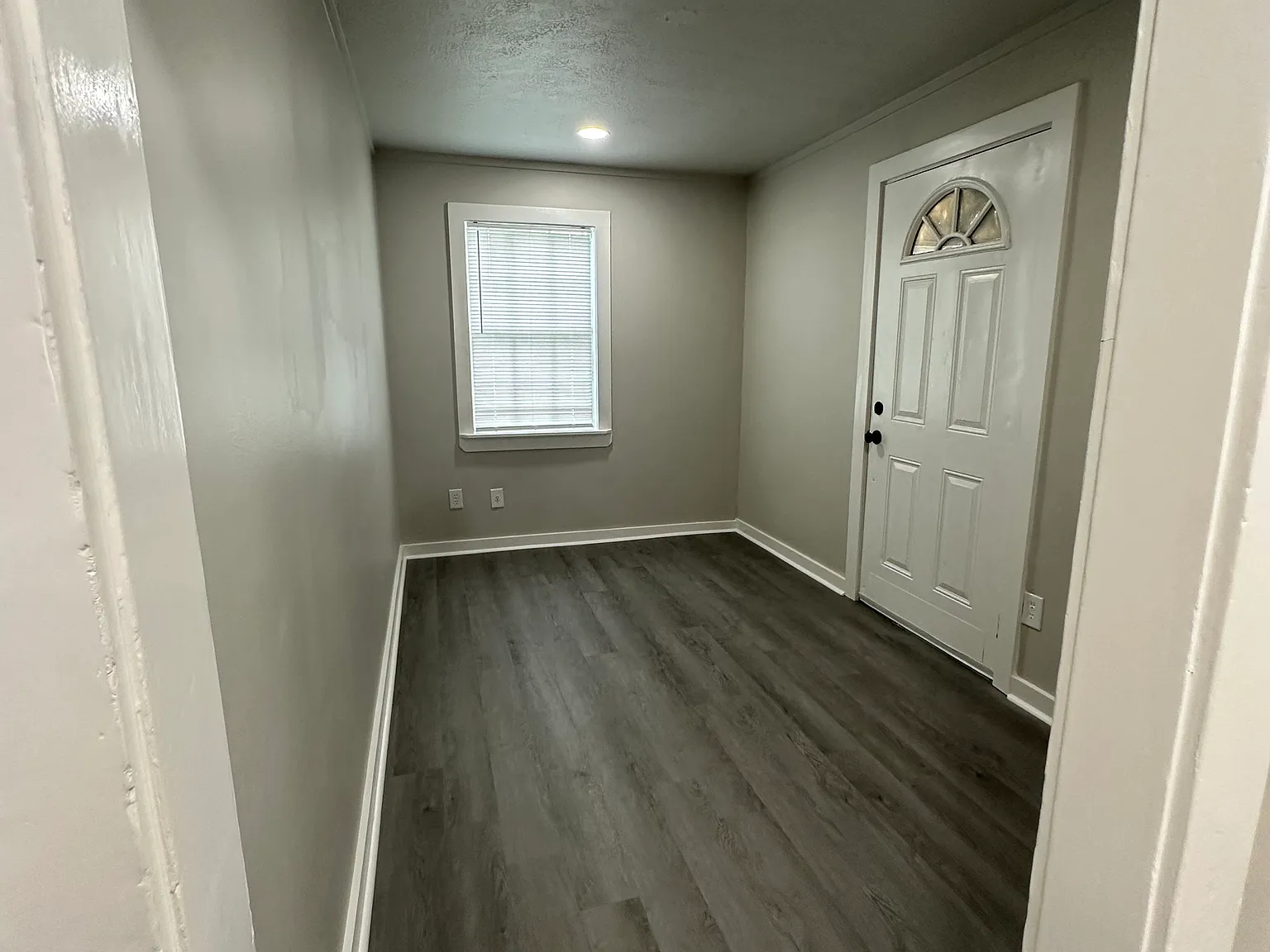 2 bed, 800 sqft, $895 — Photo 2