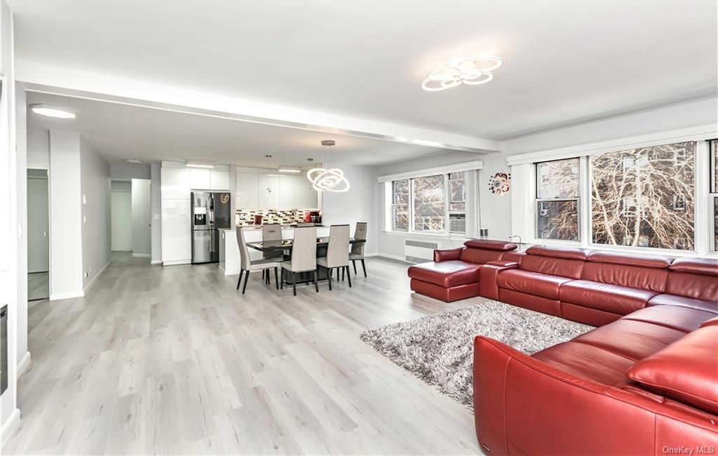 3 Bed 3 Bath Property, New York • 1,850 Sq Ft