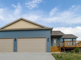 3019 Majestic St, Bismarck, ND 58504