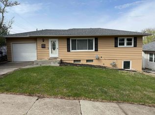 1004 W Maple Ave, Norfolk, NE 68701