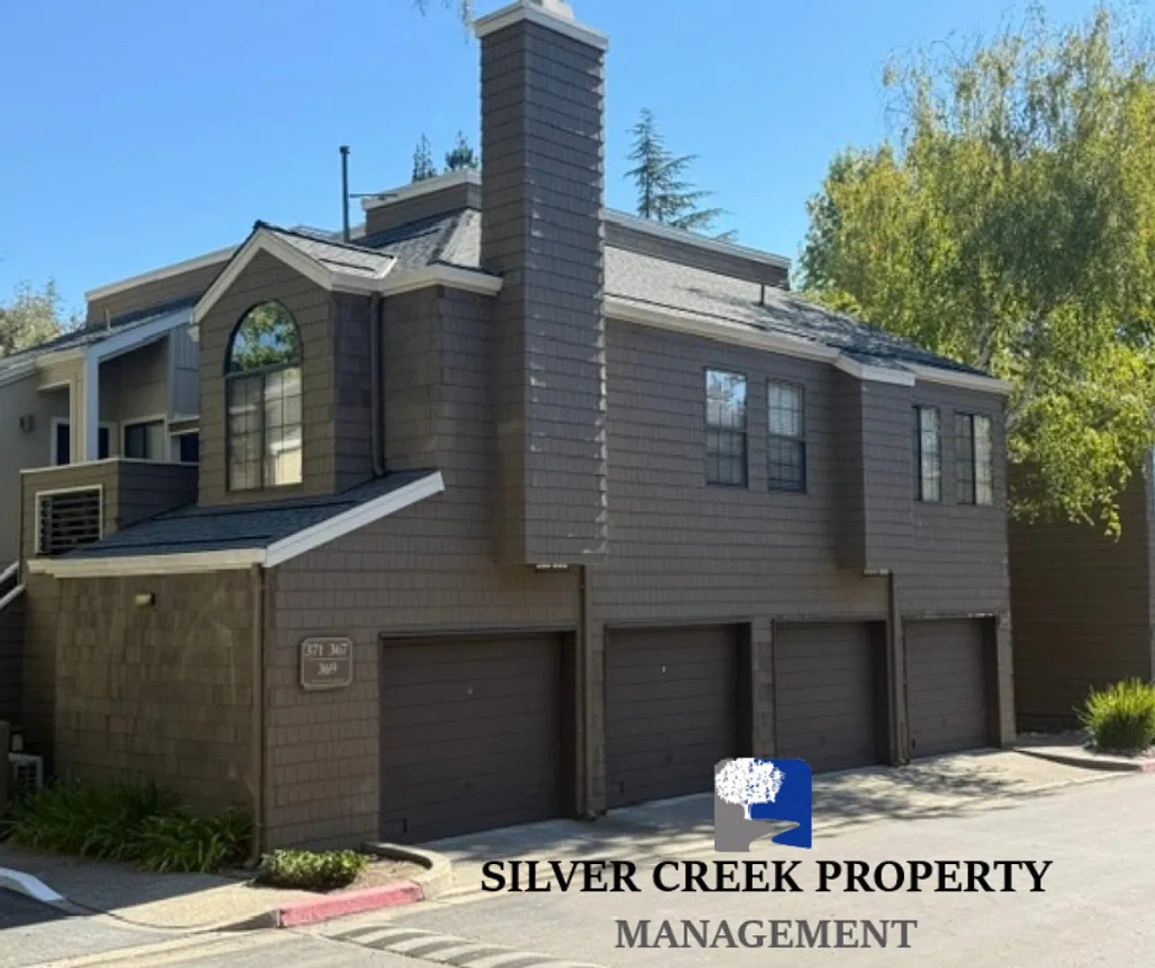 Immaculate 2BR/2BA Top-Floor Condo in Gated Canyon View Community — Photo 1