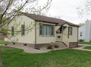 2122 6th St, Columbus, NE 68601