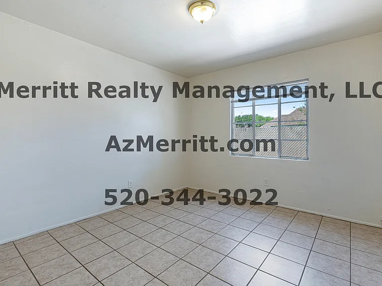 1204 N Winstel Blvd #3 — Photo 15