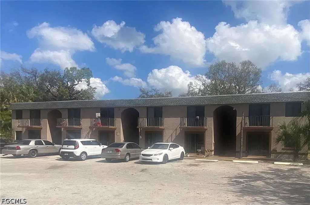 1 bed, 1.0 bath, 600 sqft, $950 — Photo 1