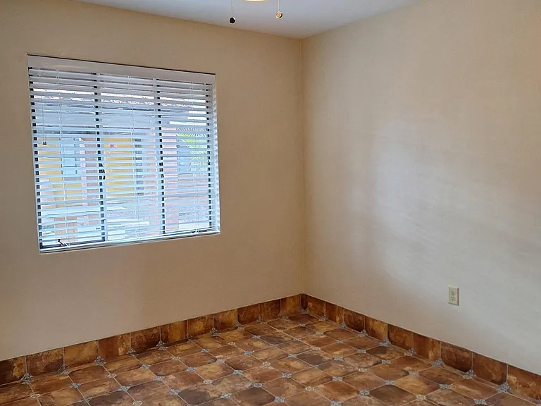 930 N 7th Ave #B — Photo 5