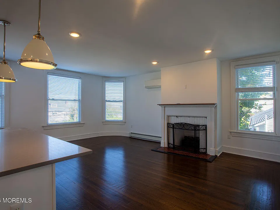 35 Ocean Blvd #3