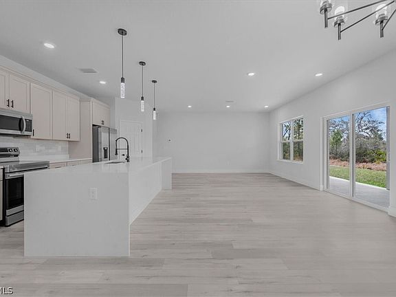 3rd image of 4800 San Lorenzo Dr