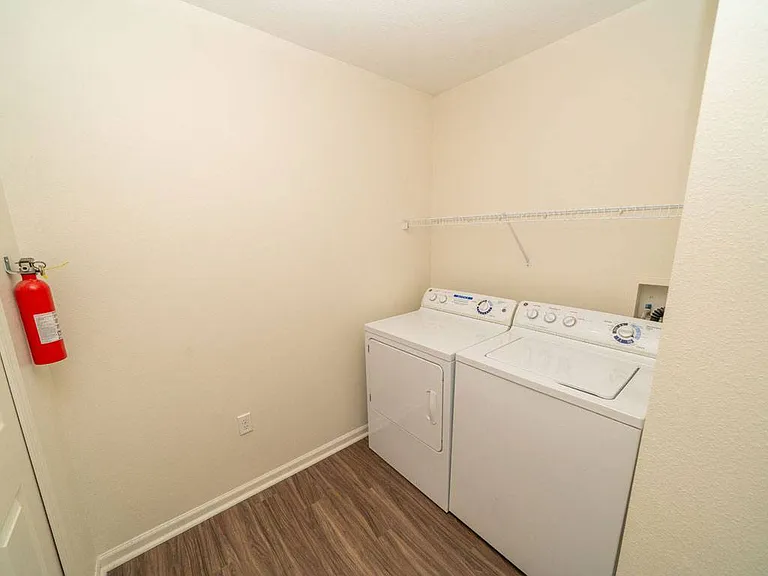 Lynbrook Apartments and Townhomes — Photo 90
