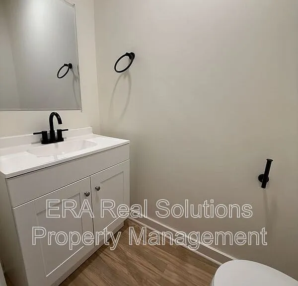 847 Heyl Ave — Photo 7