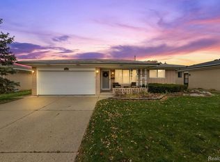 35615 Cathedral Dr, Sterling Heights, MI 48312
