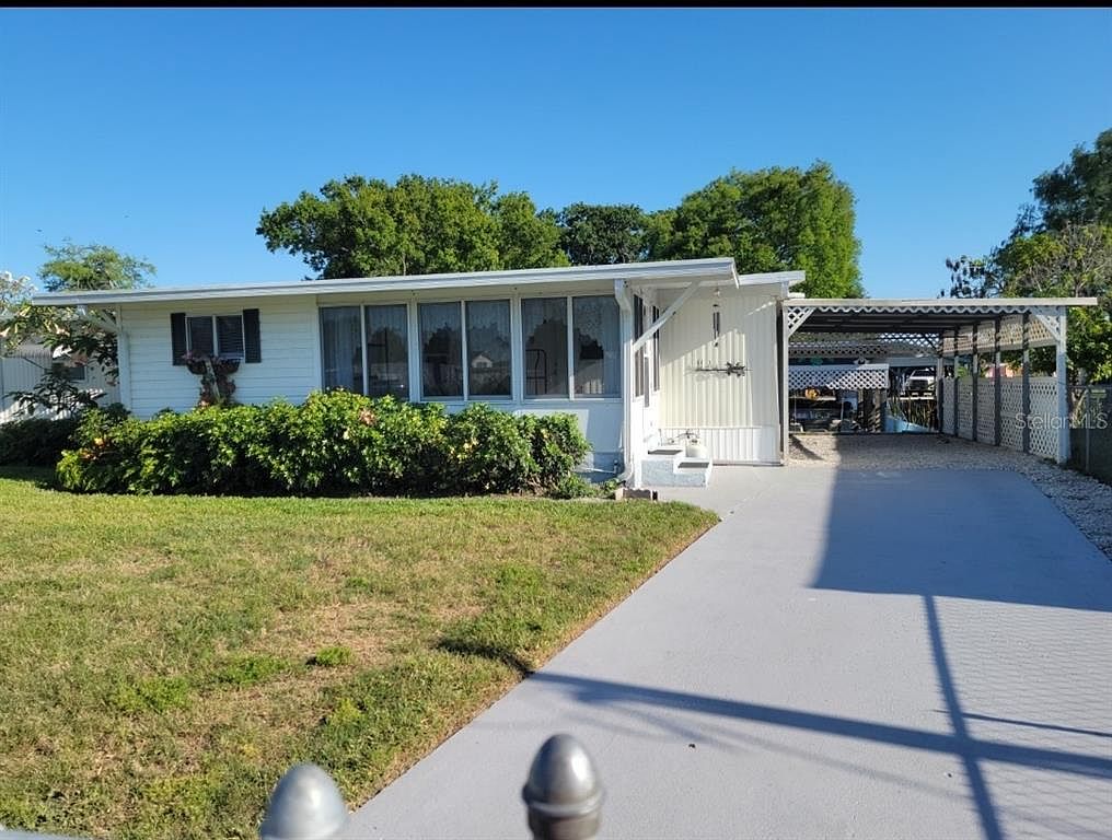 1602 Chobee St, Okeechobee, FL 34974 Zillow