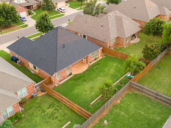 5th image of 6017 NW 152nd St