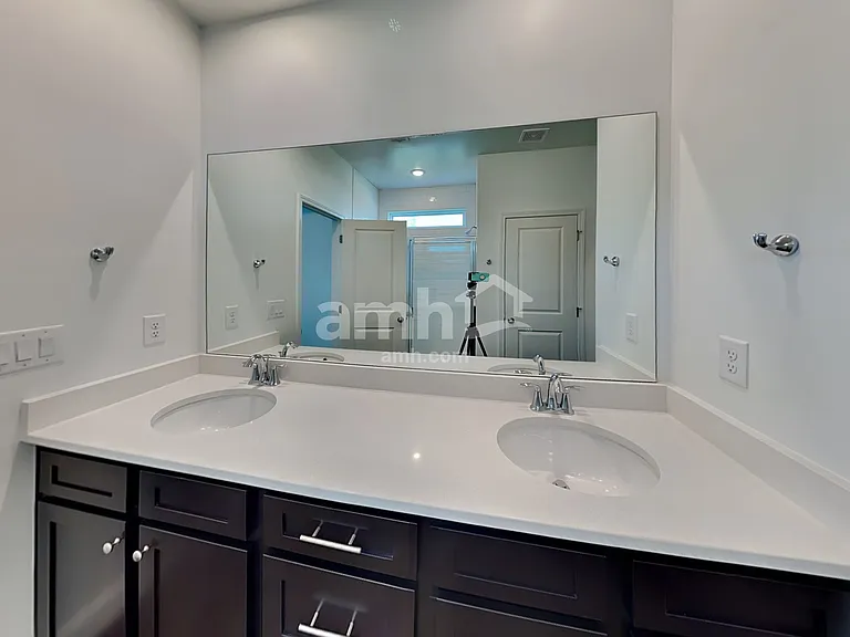 5233 Blue Mountain Dr — Photo 17