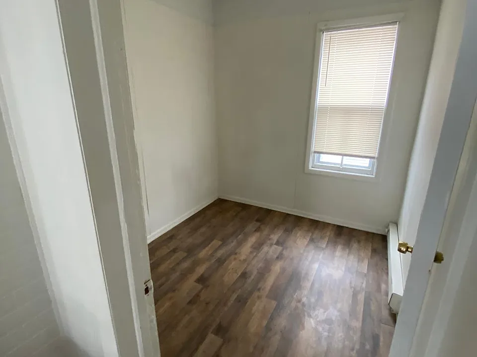30 Glen Ave