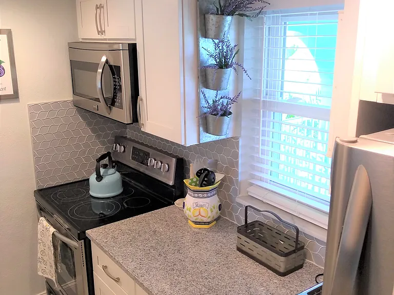 464 N Paula Dr #305 — Photo 7