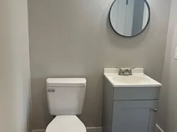 1234 College St APT F3