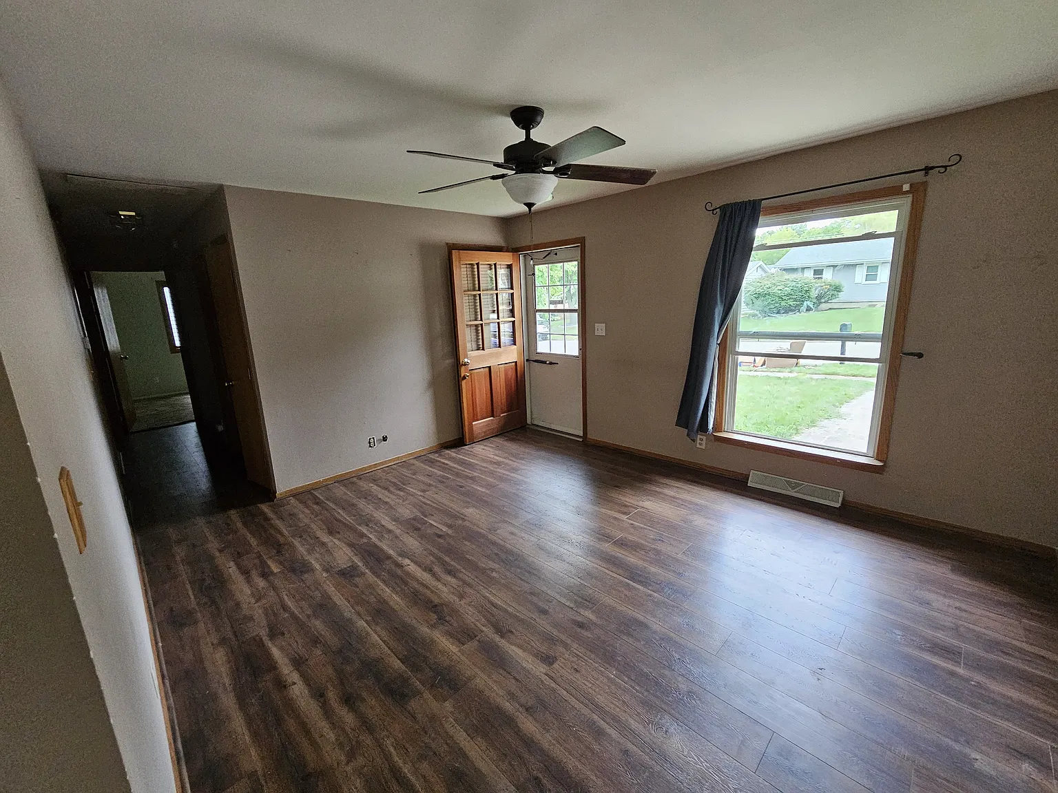 3 bed, 950 sqft, $1,600 — Photo 4