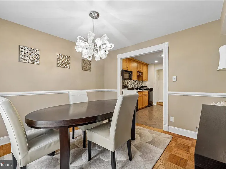 11419 Commonwealth Dr #302 — Photo 9