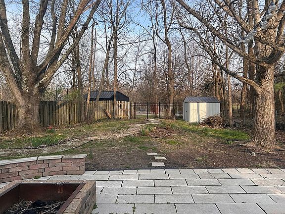 5th image of 1639 S Sycamore Ct