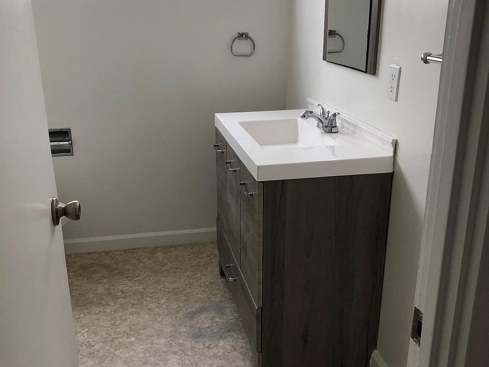 1st image of 11815 Goshen Ave APT 2