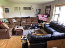 21 Rose St, East Rutherford, NJ