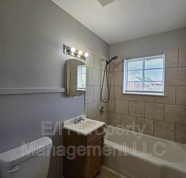 718 S Hunter St — Photo 13