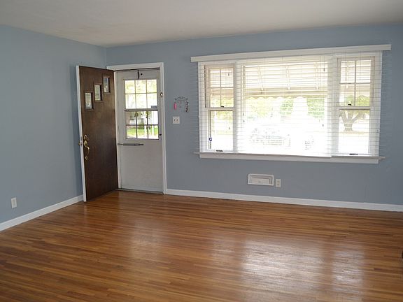 2nd image of 3312 N California Ave