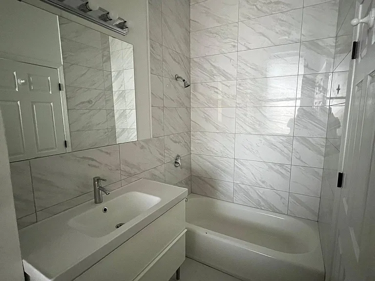 946 N Orleans St #303 — Photo 19