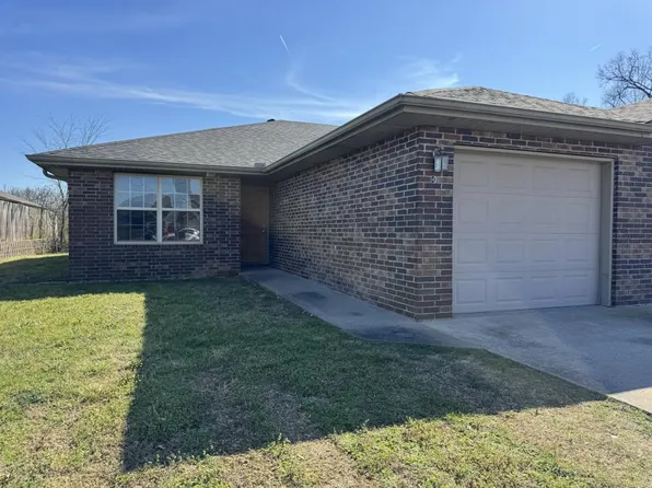 1301 Deer Lake Rd Unit D, Monett, MO 65708