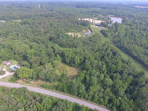 4th image of Lakeside Dr