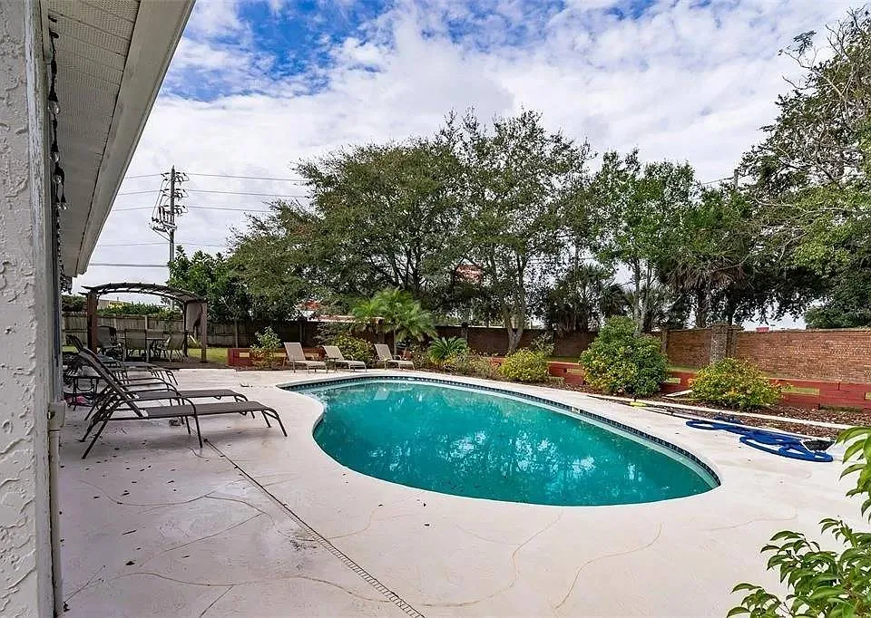 Dunstable Cir