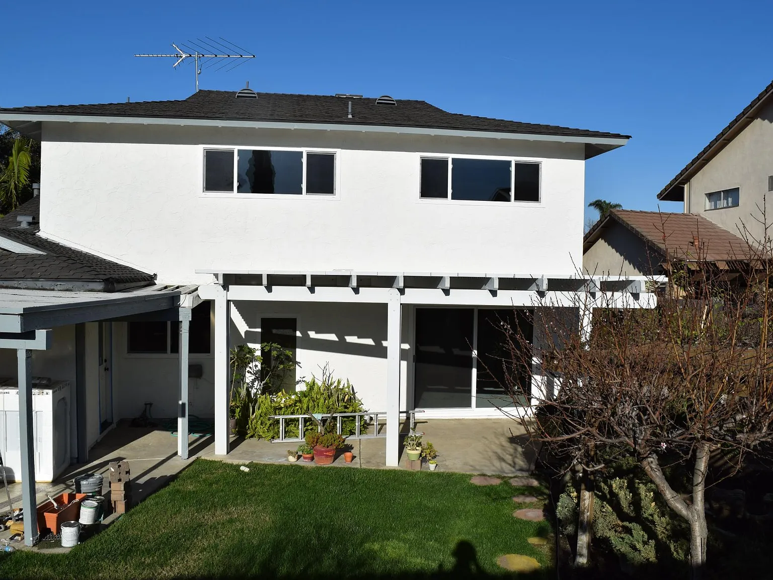 5 bed, 3.5 bath, 2401 sqft, $5,000 — Photo 3