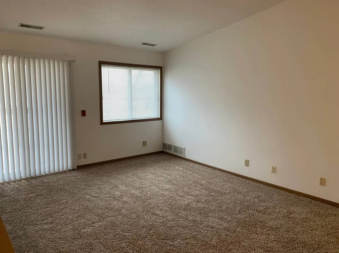 130 W Oak Leaf Dr — Photo 3