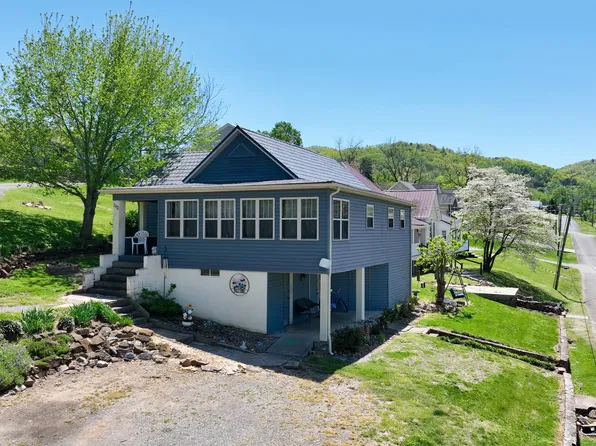 102 Dogwood St, Tellico Plains, TN 37385