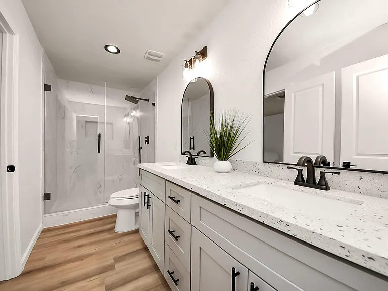 2407 Crestdale Dr — Photo 34