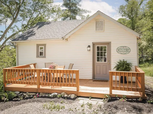 706 Hooven Rd, Cleves, OH 45002