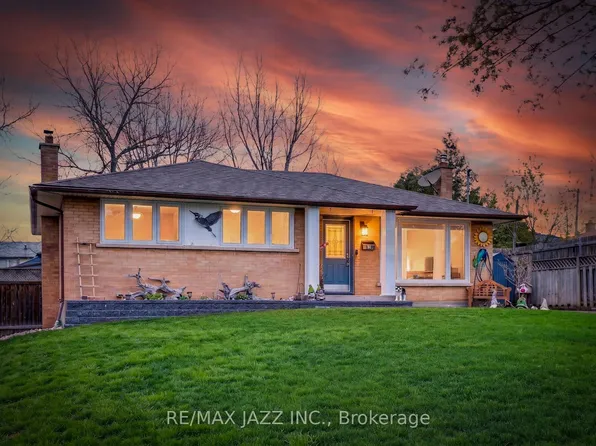 1206 Belvedere Ave, Oshawa, ON L1H 1T3