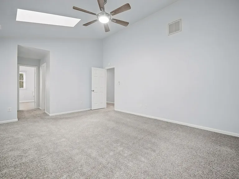 809 Bishop Ct — Photo 22