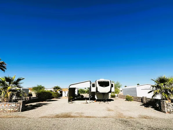 200 N Moon Mountain Ave #9, Quartzsite, AZ 85346