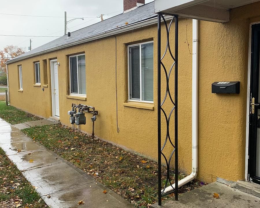 1st image of 1056-1058 Loretta Ave