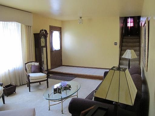 3rd image of 10624 S Highland Ave