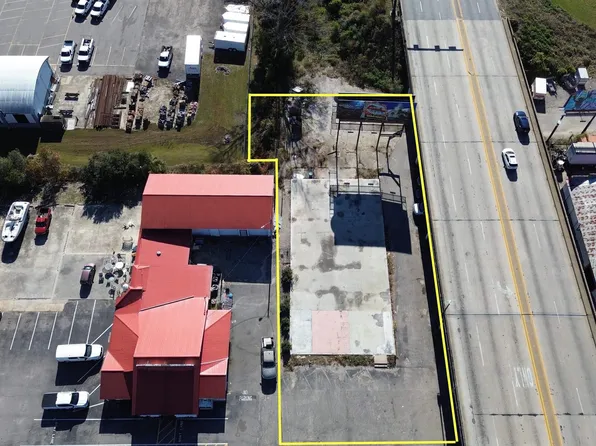 1613 4th Ave., Conway, SC 29526