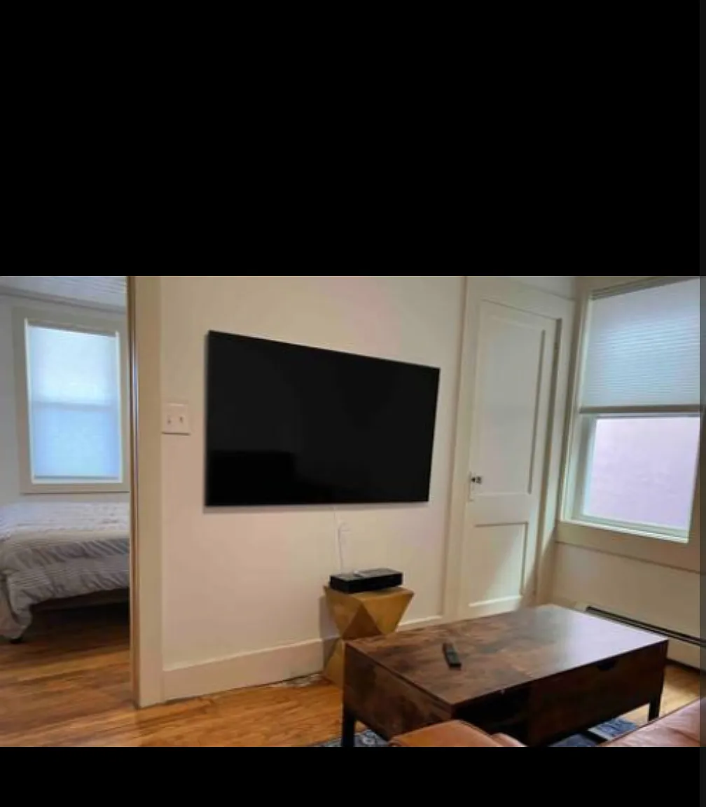 2 bed, 600 sqft, $1,900 — Photo 3