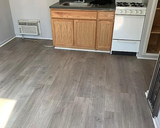 5th image of 11472 Ventura Blvd #3