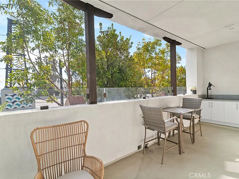 1519 Doheny Way — Photo 25