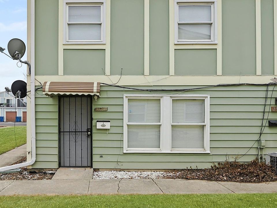 1st image of 2529 Cedar Glen Dr N