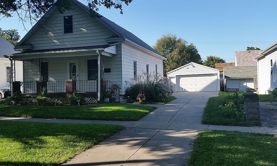2nd image of 734 Plum St