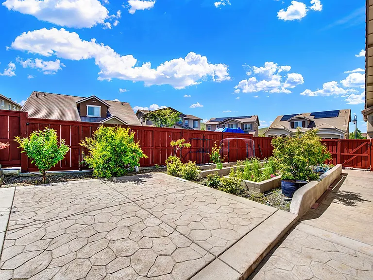 4725 Friesian Dr — Photo 20