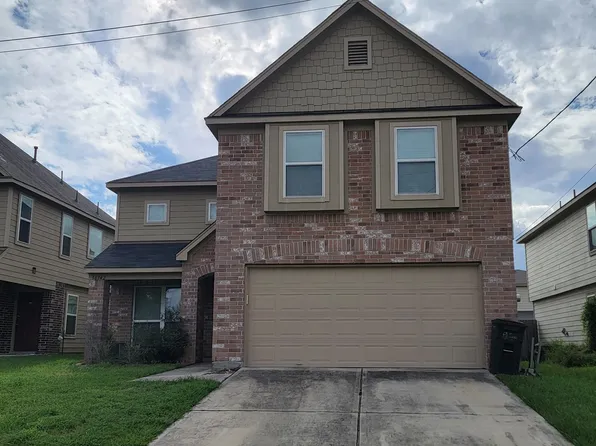16742 N Gull Dr, Conroe, TX 77385