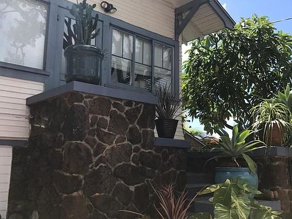 2nd image of 815 10th Ave